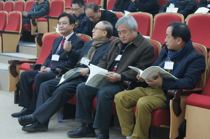 전대표님들이 한자리에 앉으셨습니다.  김병우충북교육감님, 허원대표님, 김학성대표님, 이철기대표님~