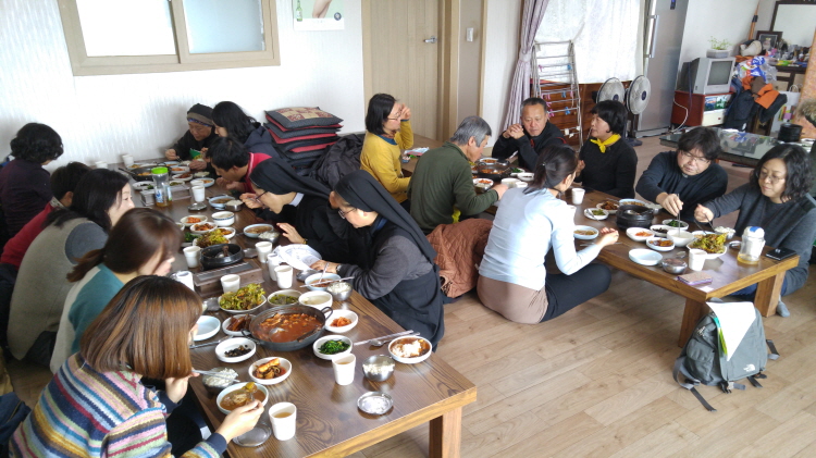 오근장역 앞에서 맛난 점심도~